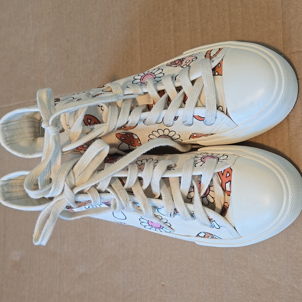 AE + The Smiley Company groovy mushroom print canvas high top sneakers-6 - Picture 2 of 10